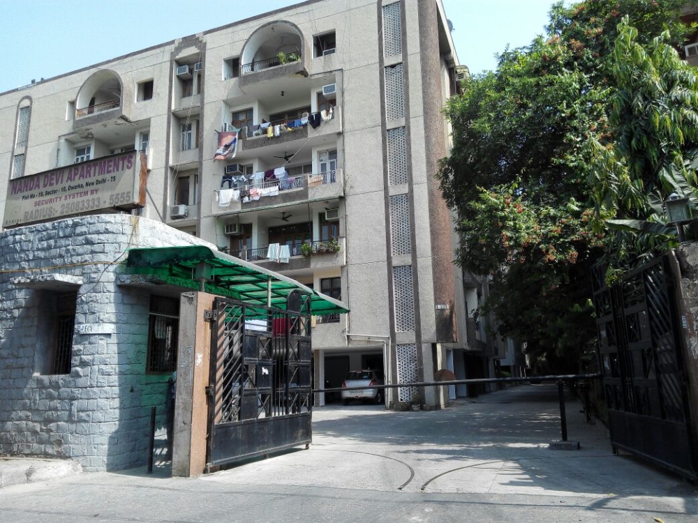 4 bhk flat for rent in Nanda Devi Apartment sector 10 Dwarka Delhi